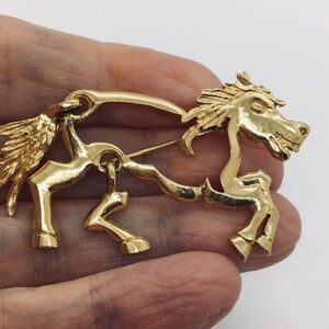 KK/ED Horse Brooch Vintage Goldtone Pin